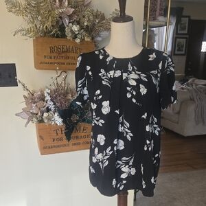 SHEIN Black and White Floral Blouse